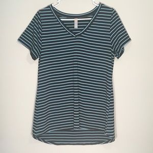 LuLaRoe Christy V Neck T 92226